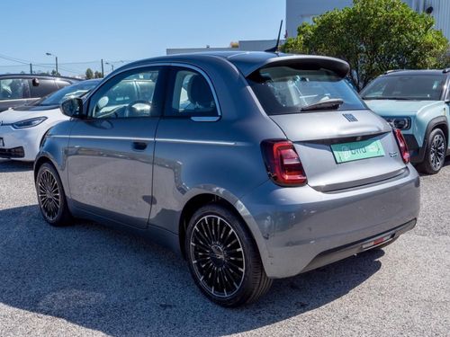 Fiat 500e - Photo 8