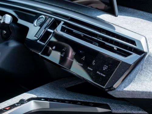 Peugeot E-5008 - Photo 19