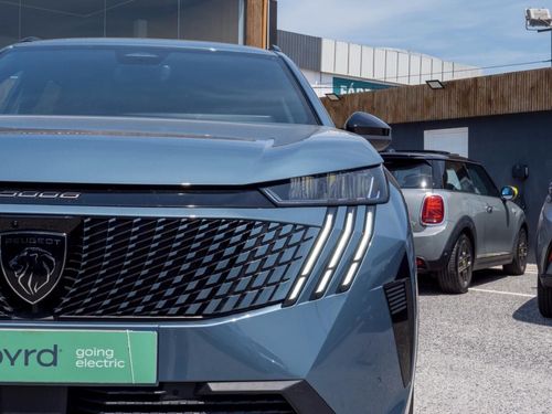 Peugeot E-5008 - Photo 6