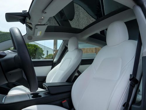 Tesla Model 3 - Photo 22