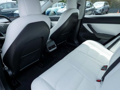 Tesla Model 3 - Photo 23