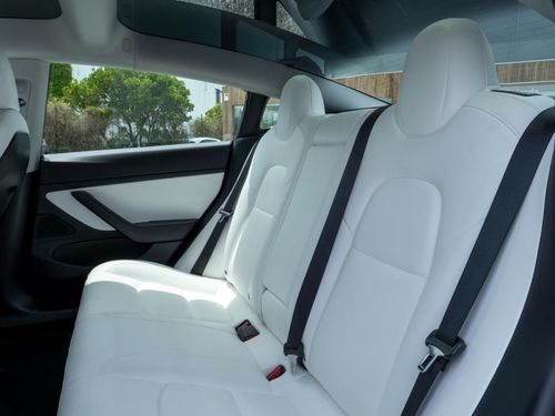 Tesla Model 3 - Photo 24