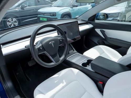 Tesla Model 3 - Photo 21