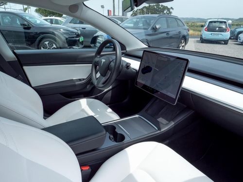Tesla Model 3 - Photo 17