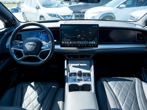 BYD Sealion 7 - Photo 29