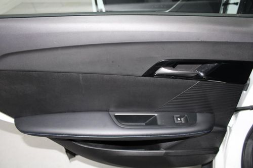 MG MG4 - Photo 12