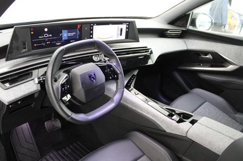 Peugeot E-5008 - Photo 13