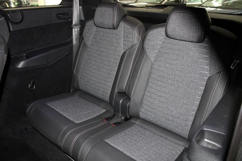 Peugeot E-5008 - Photo 16