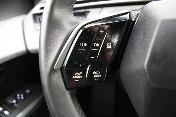 Peugeot E-5008 - Photo 20