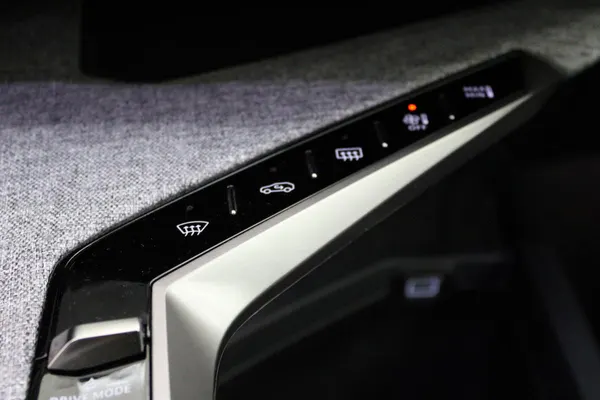 Peugeot E-5008 - Photo 25