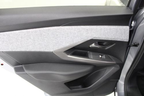 Peugeot E-3008 - Photo 12