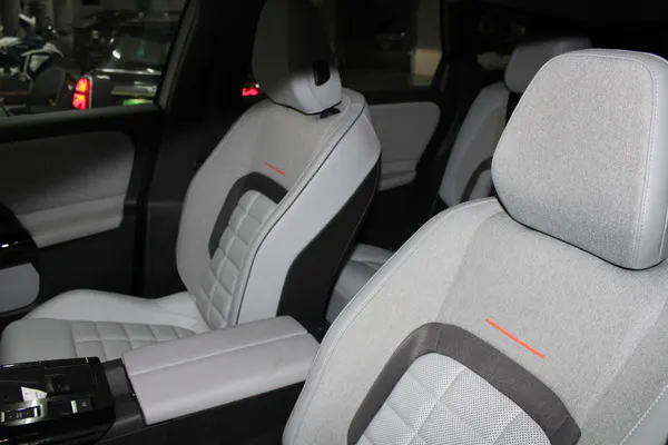 Citroen e-C5 Aircross - Photo 10