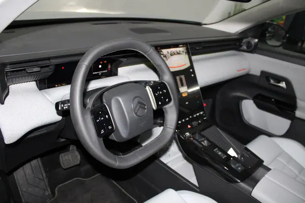 Citroen e-C5 Aircross - Photo 11