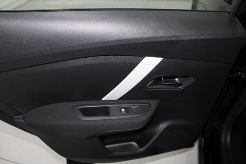 Citroen e-C4 X - Photo 12
