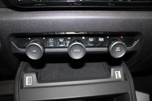 Citroen e-C4 - Photo 18