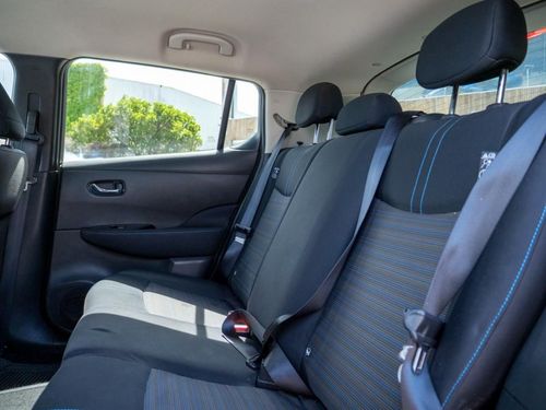 Nissan Leaf - Photo 24