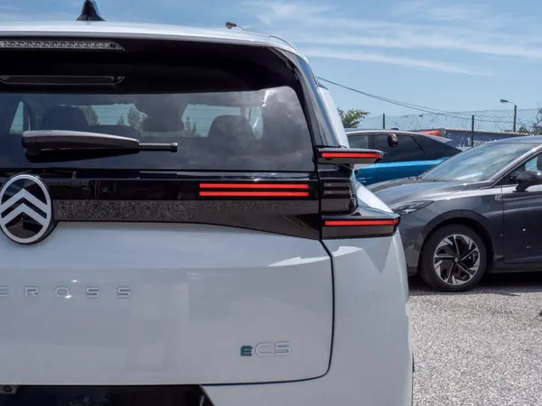 Citroen e-C5 Aircross - Photo 12
