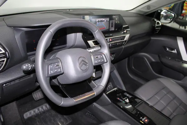 Citroen e-C4 - Photo 11
