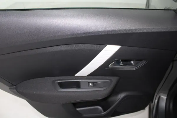 Citroen e-C4 - Photo 12