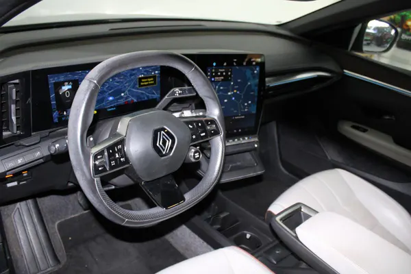 Renault Mégane E-Tech - Photo 11