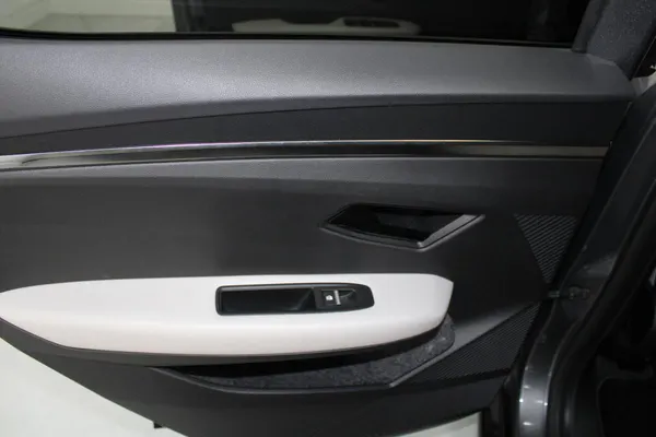 Renault Mégane E-Tech - Photo 12