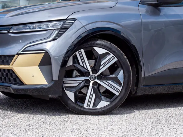 Renault Mégane E-Tech - Photo 3