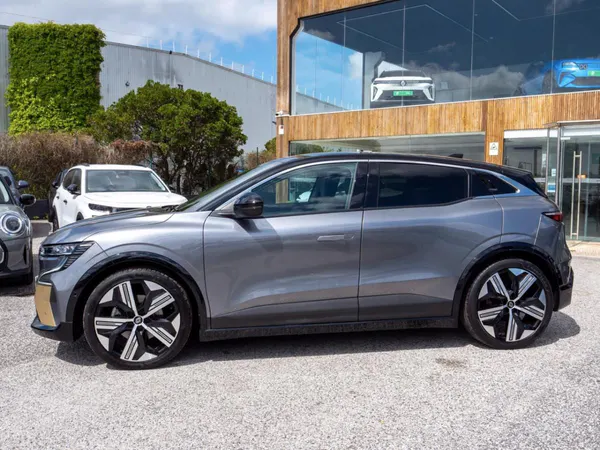 Renault Mégane E-Tech - Photo 8