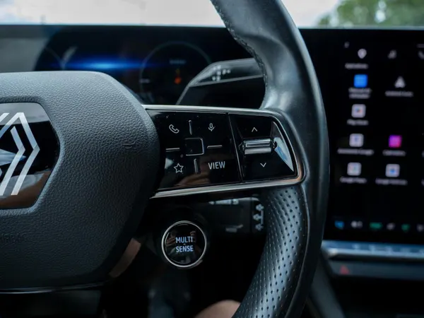 Renault Mégane E-Tech - Photo 32