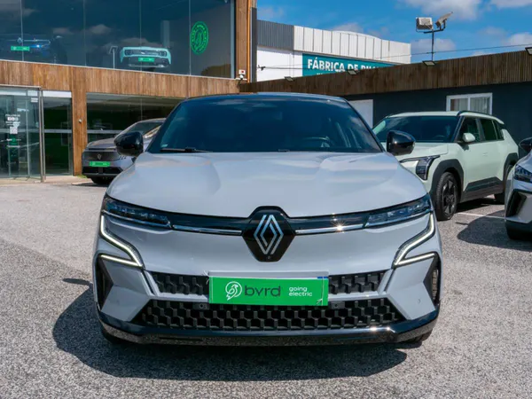 Renault Mégane E-Tech - Photo 4