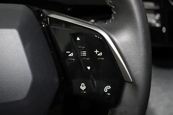 Peugeot E-3008 - Photo 15