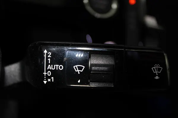 Peugeot E-3008 - Photo 17