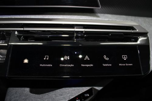 Peugeot E-3008 - Photo 18