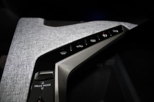 Peugeot E-3008 - Photo 19