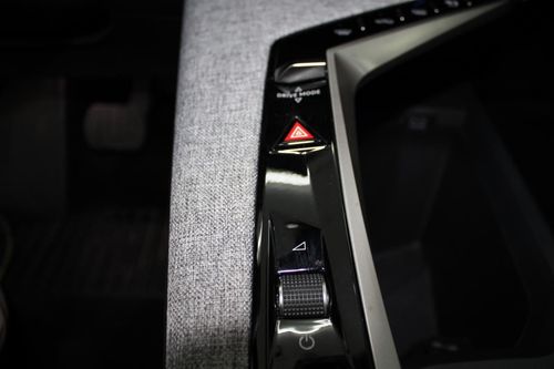 Peugeot E-3008 - Photo 20
