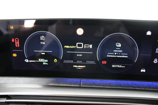 Peugeot E-3008 - Photo 22