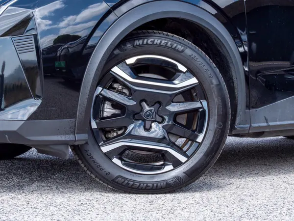 Peugeot E-3008 - Photo 4