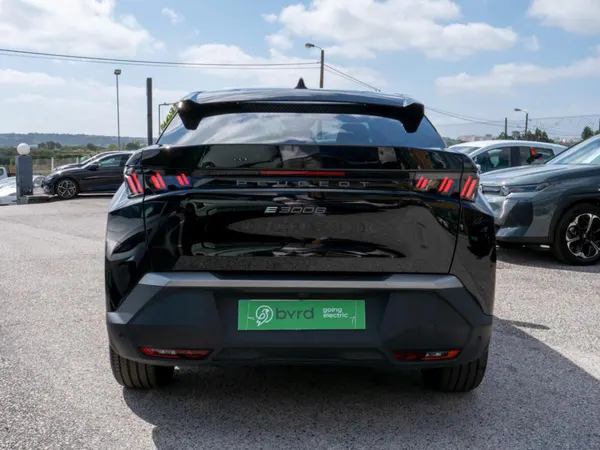 Peugeot E-3008 - Photo 11