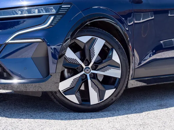 Renault Mégane E-Tech - Photo 3
