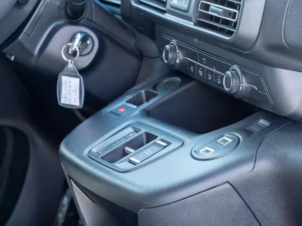 Opel Combo - Photo 16