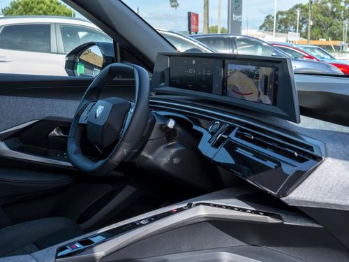 Peugeot E-5008 - Photo 18