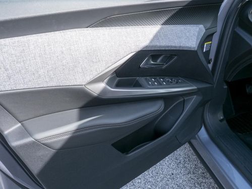 Peugeot E-5008 - Photo 20