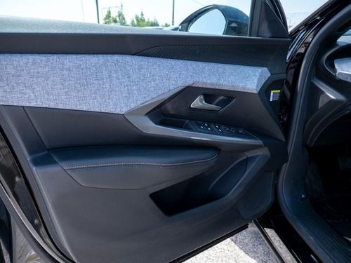 Peugeot E-5008 - Photo 20