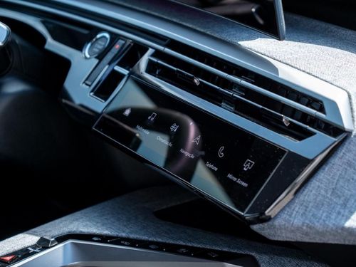 Peugeot E-5008 - Photo 19