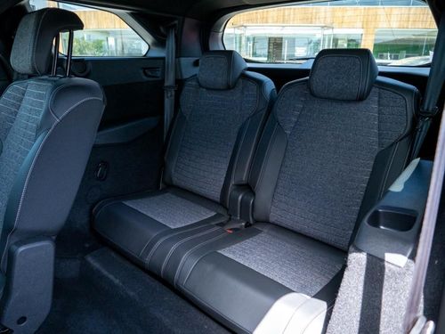 Peugeot E-5008 - Photo 22
