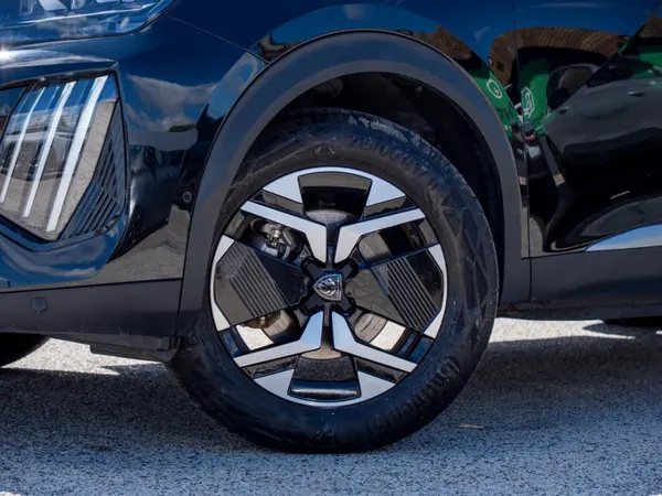 Peugeot e-2008 - Photo 3