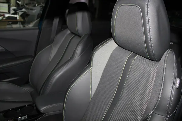 Peugeot e-2008 - Photo 7
