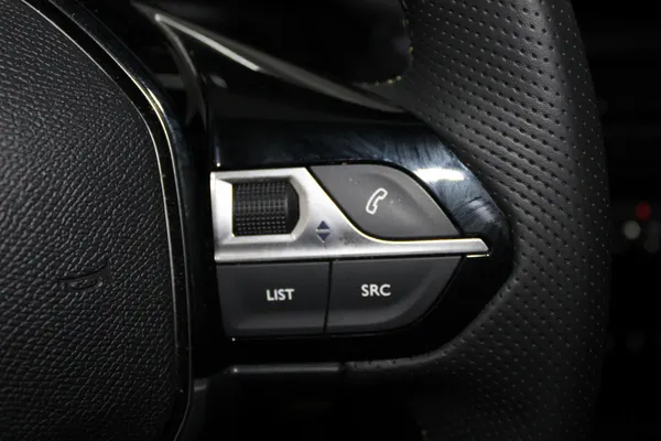 Peugeot e-2008 - Photo 12