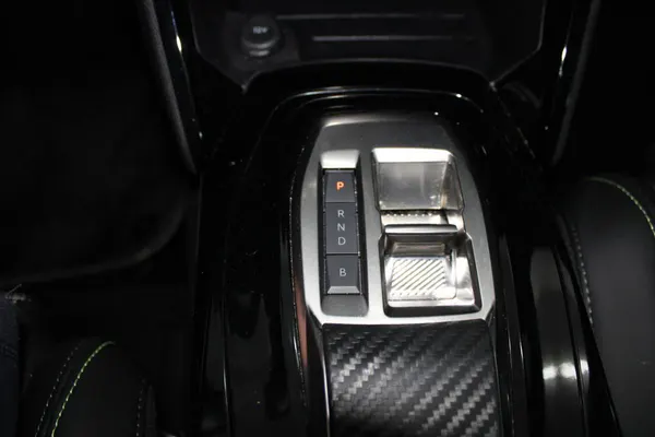 Peugeot e-2008 - Photo 14