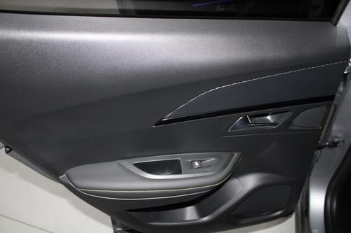 Peugeot e-2008 - Photo 12