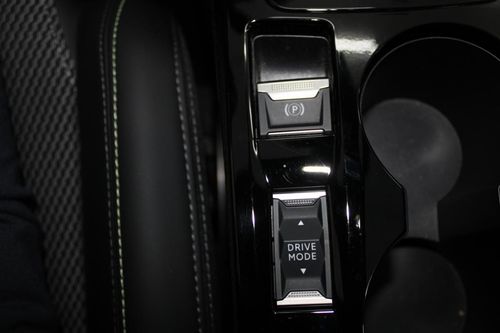 Peugeot e-2008 - Photo 18